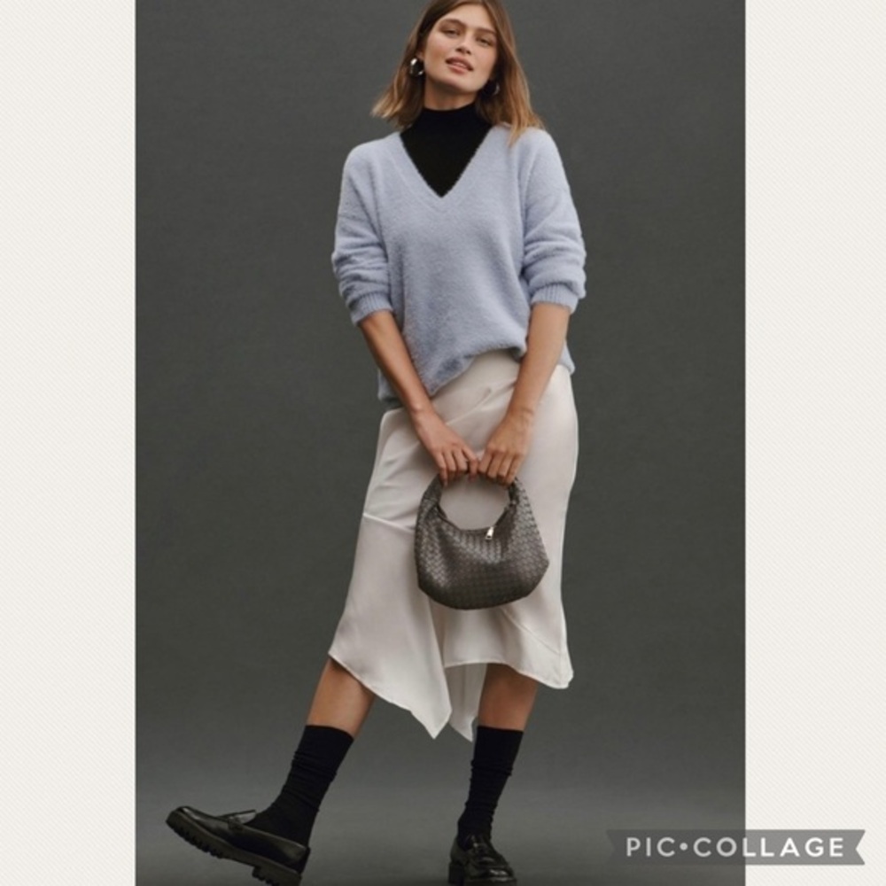 Anthropologie V-Neck Eyelash Tunic Sweater in Blue